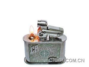 德國(guó)1950年代產(chǎn)卡爾威登臺(tái)式煤油打火機(jī)