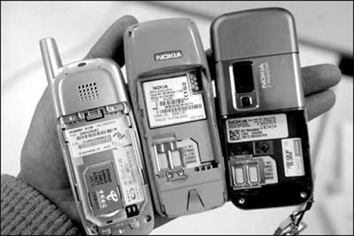 廢舊手機換金屬盆 &ldquo;二手貨&rdquo;該何去何從