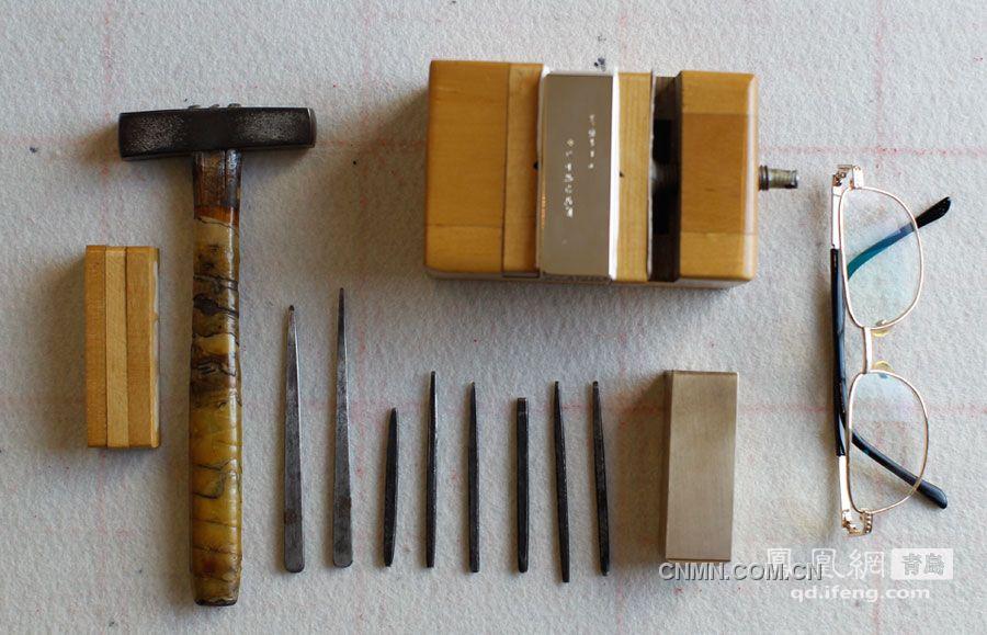 圖為:金屬篆刻所使用刀具。