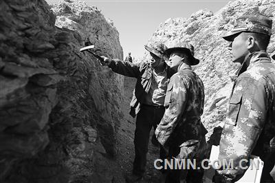   8月24日，武警黃金二支隊承擔的首個邊境地區(qū)區(qū)礦調項目&mdash;&mdash;內(nèi)蒙古索倫山項目經(jīng)過專家評審。