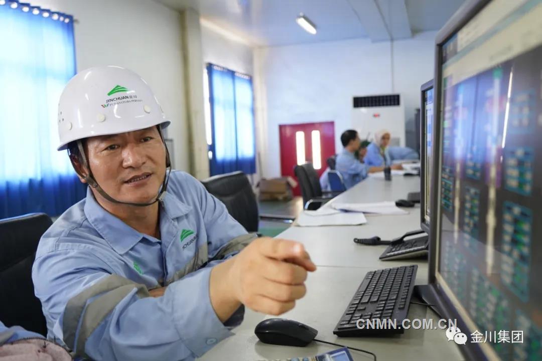 王萬濤，印尼金川WP公司冶煉部總經理，冶金高級工程師。作為印尼金川WP&RKA紅土礦項目組主要成員，他見證了第一個由金川設計、金川建設、金川主導運營的海外紅土礦項目從無到有的全過程，見證了幾代金川人夢想的實現&mdash;&mdash;金川成功進入紅土鎳礦領域。