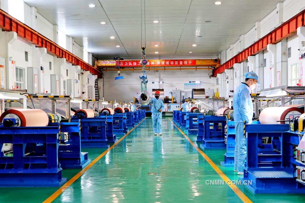 新年伊始，安徽銅冠銅箔集團公司緊抓市場持續向好的契機，以&ldquo;起步就是沖刺、開局就要爭先&rdquo;的姿態，鉚足干勁忙生產、開足馬力趕訂單，用快干、實干奏響勞動最美旋律。