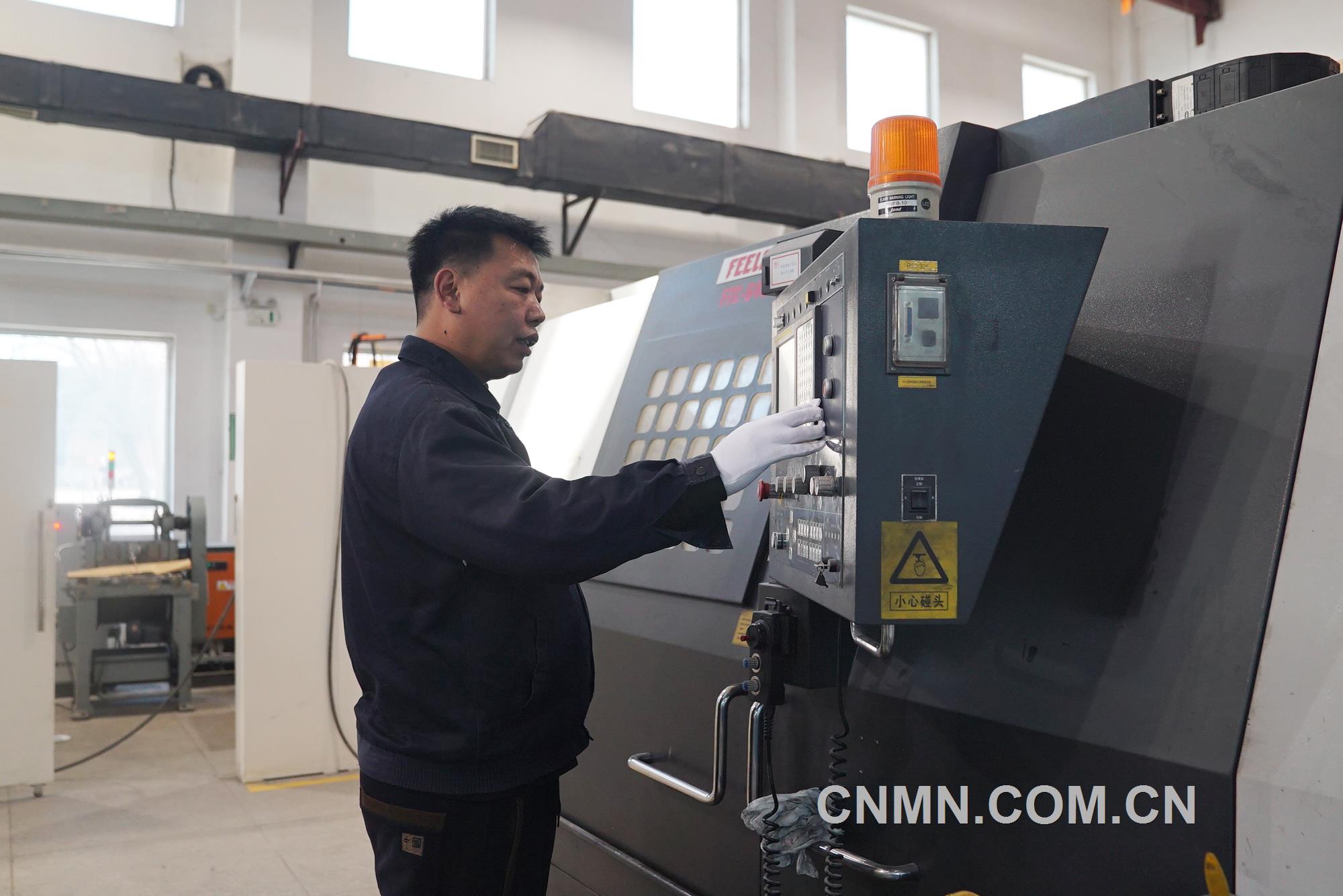 練就真技能 建功新時代&mdash;&mdash;記中色東方勞動模范 雒敏1