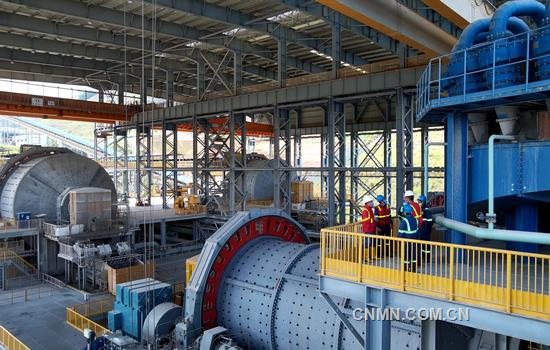 今年以來,厄瓜多爾米拉多銅礦(以下簡稱該礦)創新工作思路,強化對標管理,開展對標世界一流管理提升行動,提高經濟效益,成效顯著。1-9月,累計完成銅量57101噸、副產金1014千克、銀15156千克,分別占年計劃的84.15%、93.85%、125.93%,均創歷史新高。