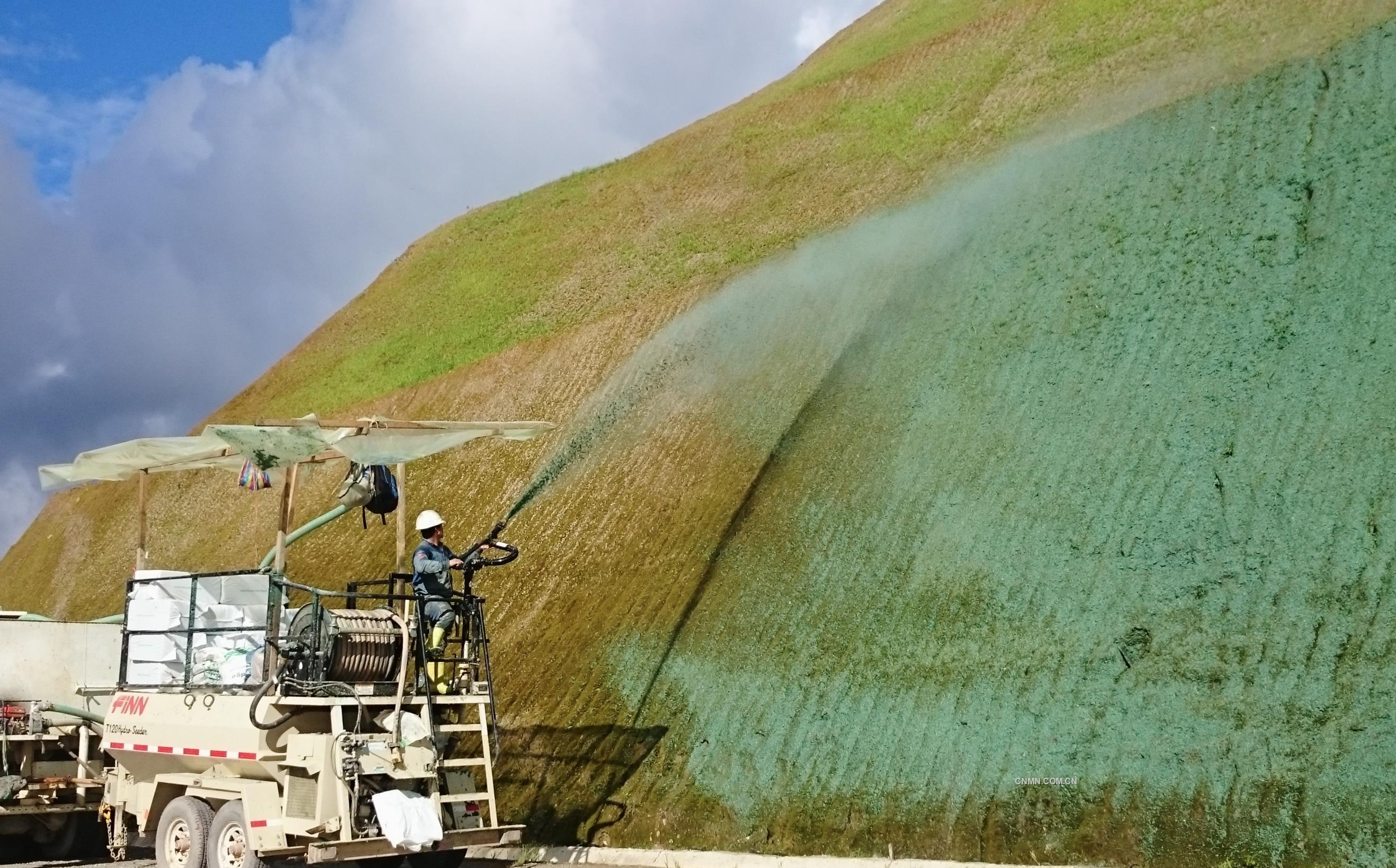 2021年，米拉多銅礦走過了極不平凡的一年。這一年，在厄瓜多爾疫情持續蔓延、中美貿易摩擦加劇、全球經濟增長持續低迷的背景下，米拉多銅礦作為海外礦山企業，持續落實&ldquo;對標世界一流管理提升行動&rdquo;，在危機中育新機，于變局中開新局，全年生產銅精礦38.83萬噸（濕重），銅量89170噸，副產金1698千克、銀23698千克，分別完成年度計劃的131.42%、157.09%、196.9%。全年銅精礦出口量為39.29萬噸（濕重），實現銷售收入9.07億美元，實現了疫情防控和生產經營的雙勝利，經營業績取得了歷史最高水平，交出了&ldquo;十四五&rdquo;開局之年的滿意答卷。